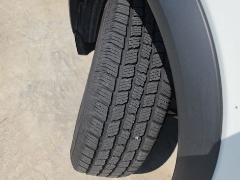 Used 2024 Nissan Rogue S FWD image 18