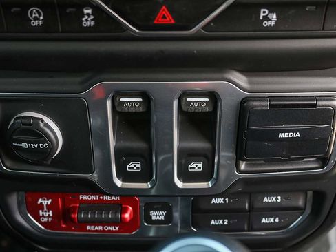 Used 2018 Jeep Wrangler Rubicon image 24