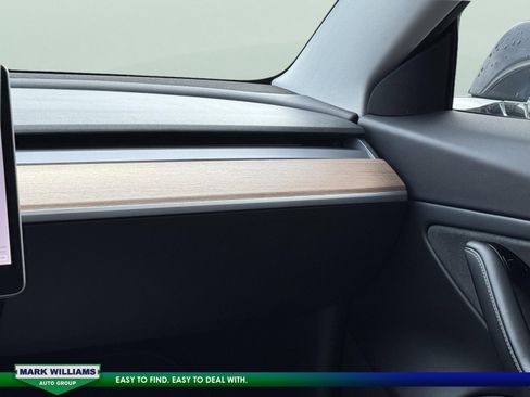 Used 2018 Tesla Model 3 image 17