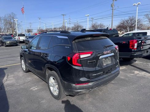 Used 2023 GMC Terrain SLE w/ Driver Convenience Package image 6