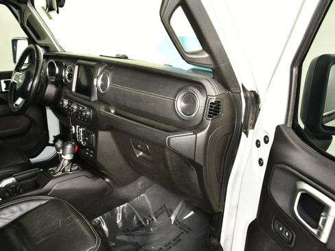 Used 2019 Jeep Wrangler Unlimited Sahara image 43