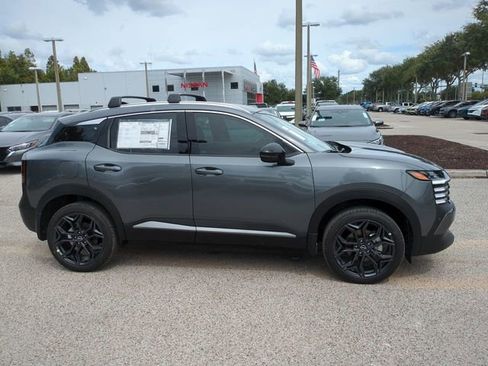 New 2026 Nissan Kicks SR FWD image 4