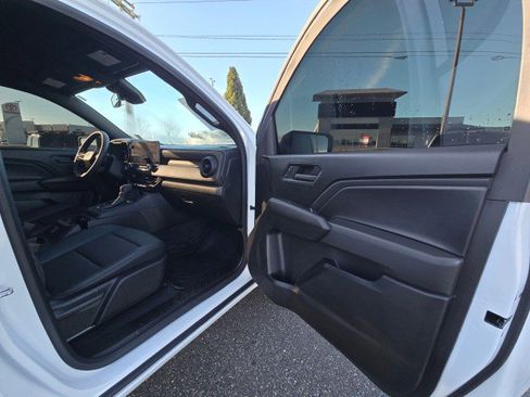Used 2024 Chevrolet Colorado W/T image 10