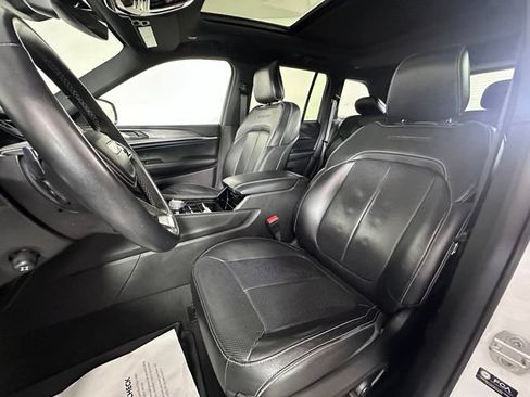 Used 2022 Jeep Grand Cherokee Overland AWD/4WD image 22