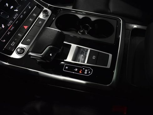 Used 2023 Audi Q7 2.0T Premium w/ Towing Package image 21