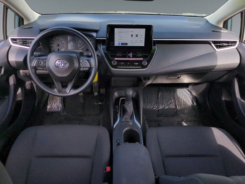 Used 2025 Toyota Corolla LE image 12