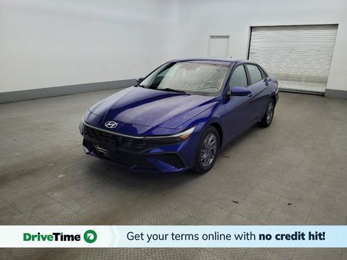 Used 2024 Hyundai Elantra SEL FWD image 1