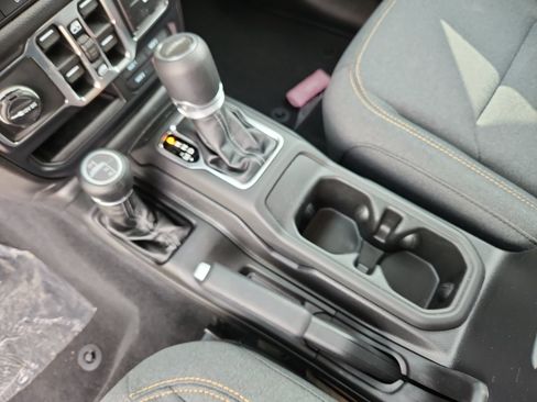 New 2026 Jeep Gladiator Sport AWD/4WD image 19