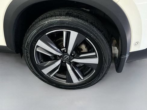 Certified 2023 Nissan Rogue Platinum w/ Platinum Premium Package AWD/4WD image 32