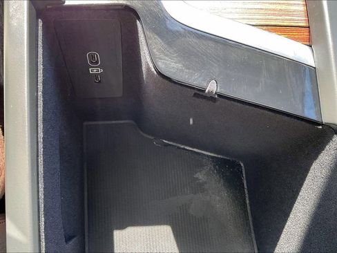 Certified 2023 Volvo XC60 B5 Plus w/ Protection Package Premier image 15