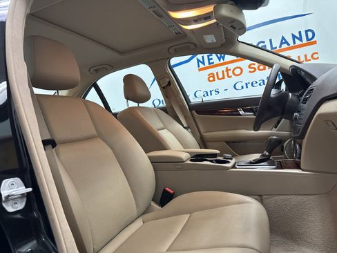 Used 2011 Mercedes-Benz C 300 4MATIC Sedan image 20