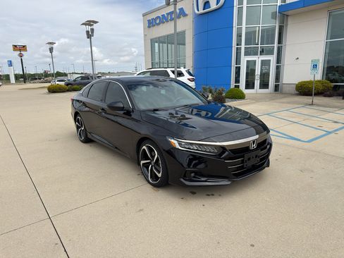 Used 2022 Honda Accord Sport image 3