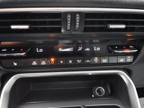 Used 2024 MAZDA CX-90 3.3 Turbo w/ Premium Package AWD/4WD image 33
