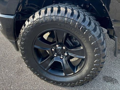 Used 2022 Chevrolet Silverado 2500 Custom w/ Custom Value Package AWD/4WD image 8