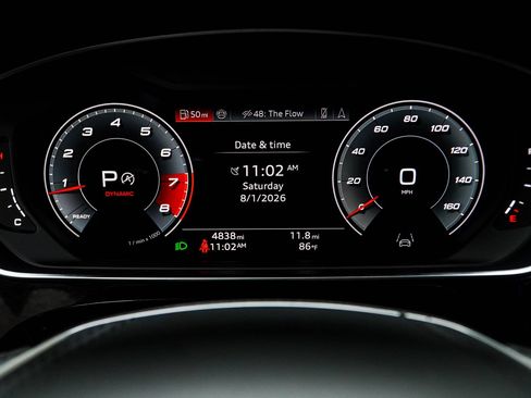 Used 2024 Audi S8 w/ S8 Comfort Plus Package AWD/4WD image 43