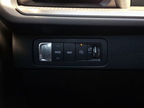 New 2026 Chevrolet Traverse LT w/ Driver Confidence Package AWD/4WD image 15