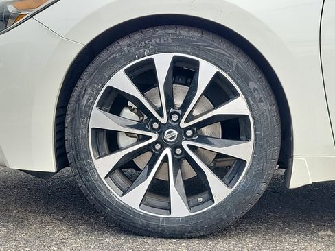 Used 2018 Nissan Maxima SR image 24