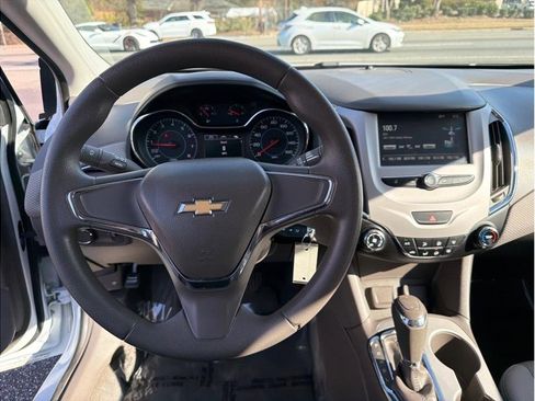 Used 2017 Chevrolet Cruze LS image 12