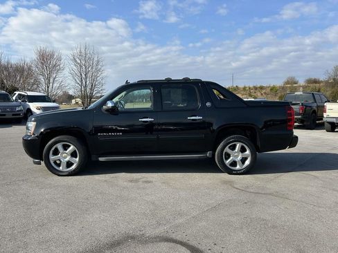 Used 2013 Chevrolet Avalanche LT w/ All-Star Edition RWD image 6
