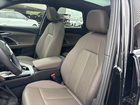 Certified 2025 Audi Q5 Premium w/ Convenience Package AWD/4WD image 11