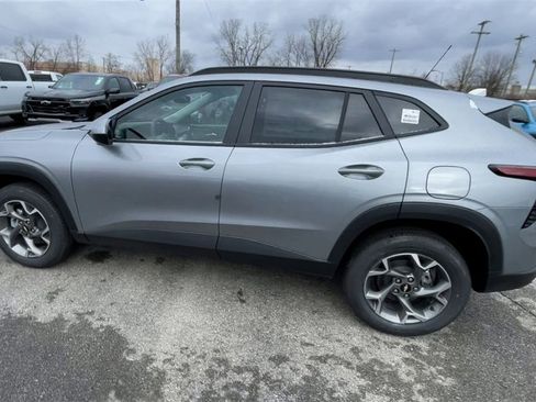 New 2026 Chevrolet Trax LT w/ Driver Confidence Package image 7