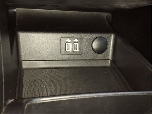 Used 2019 Ford Fusion Titanium image 18