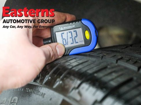 Used 2023 Porsche Macan T w/ Premium Package Plus image 29