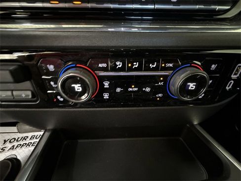 Certified 2023 Chevrolet Silverado 1500 High Country w/ Technology Package image 19