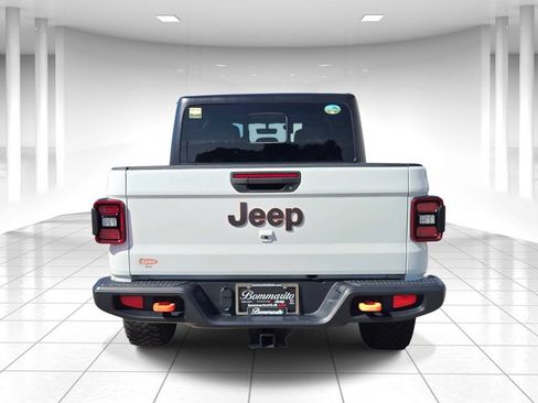Used 2023 Jeep Gladiator Mojave w/ LED Lighting Group AWD/4WD image 4