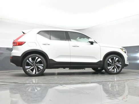 Used 2024 Volvo XC40 B5 Plus w/ Climate Package AWD/4WD image 17
