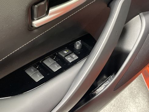 Certified 2025 Toyota Corolla SE image 15