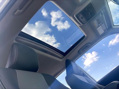 Used 2022 Toyota 4Runner SR5 Premium image 27