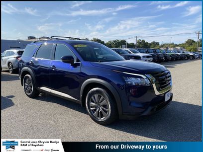Used 2022 Nissan Pathfinder SV