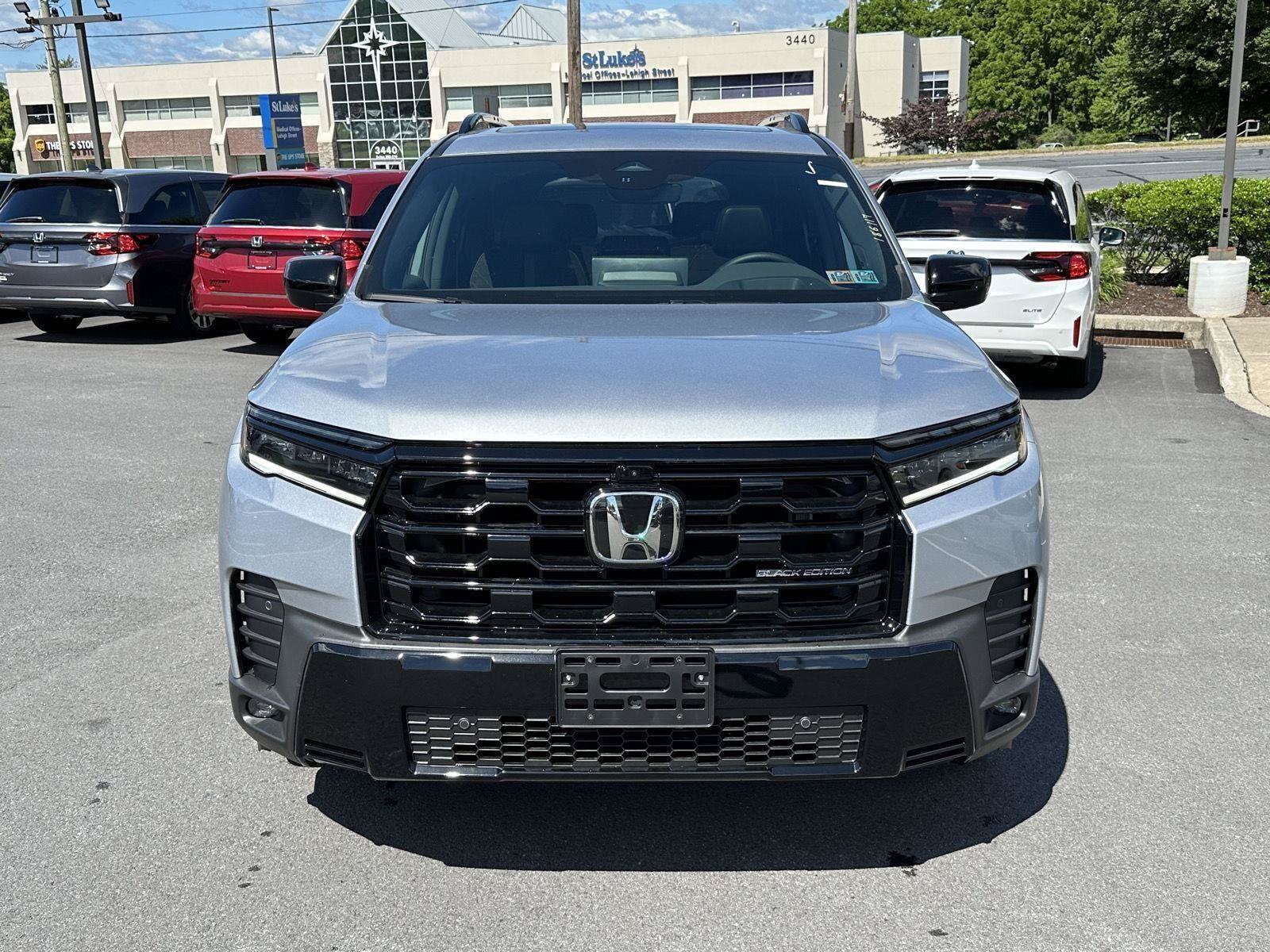 New 2026 Honda Pilot Black Edition image 3