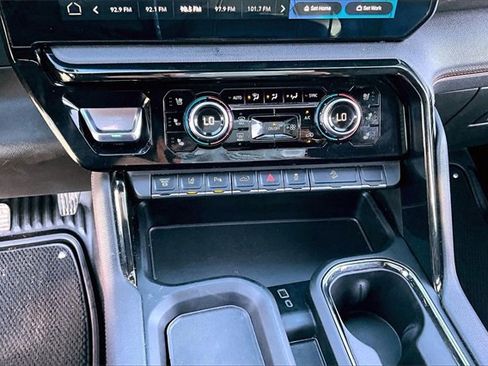 Used 2024 GMC Sierra 2500 AT4 w/ AT4 Premium Plus Package image 17