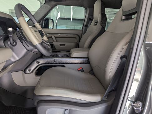 Certified 2025 Land Rover Defender 110 image 5