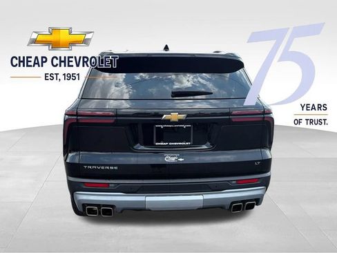 Used 2024 Chevrolet Traverse LT FWD image 4