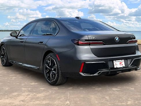 Used 2023 BMW i7 xDrive60 AWD/4WD image 6
