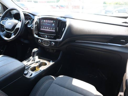 Used 2019 Chevrolet Traverse LT FWD image 11