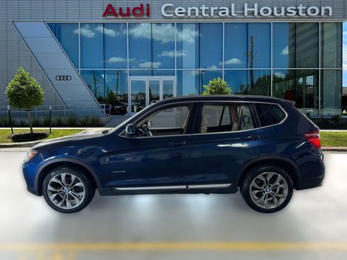 Used 2017 BMW X3 sDrive28i image 2