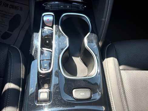 Used 2021 Buick Envision Essence w/ Technology Package I image 26