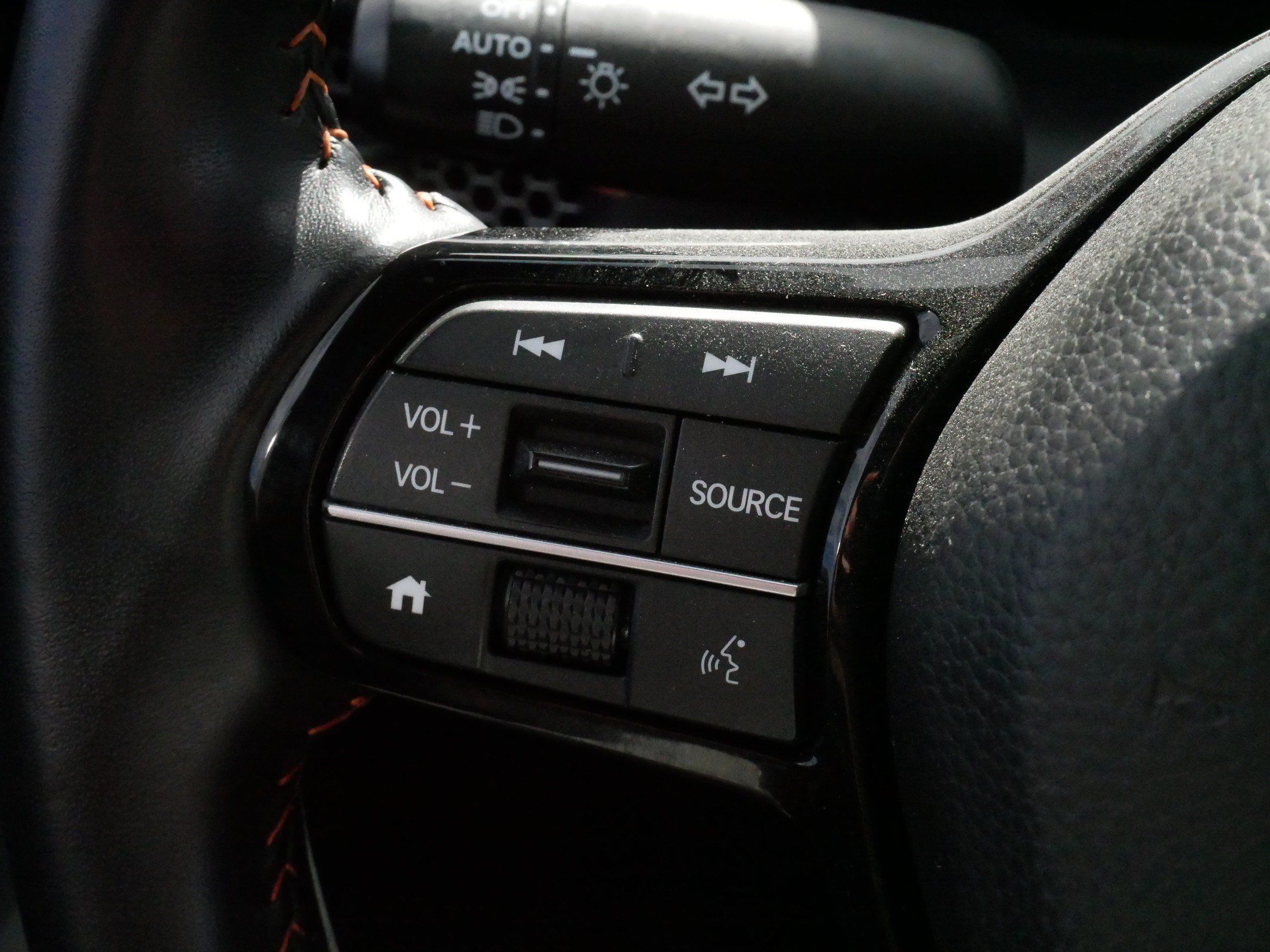Certified 2025 Honda HR-V Sport image 26