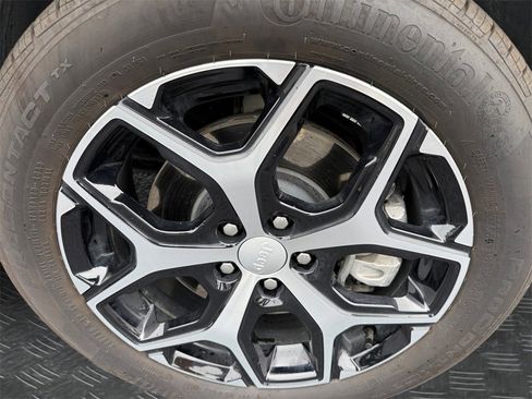 Used 2024 Jeep Compass Limited image 22