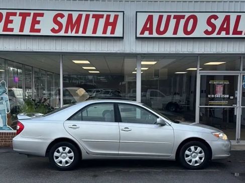 Used 2004 Toyota Camry LE image 6
