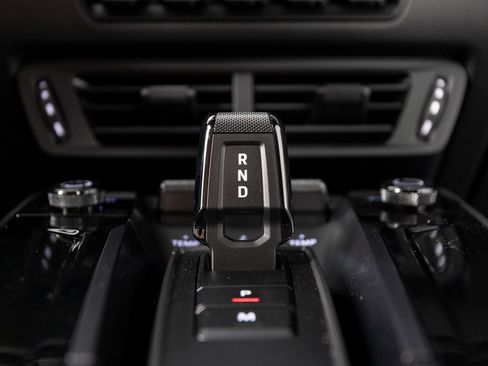 Certified 2025 Porsche 911 Carrera image 40