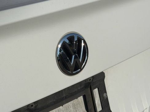 Used 2019 Volkswagen Jetta R-Line w/ R-Line Cold Weather Package FWD image 10