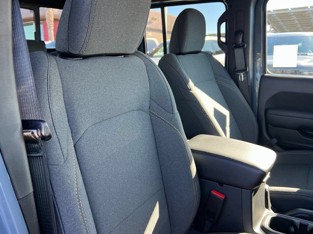 New 2026 Jeep Gladiator Sport AWD/4WD image 14