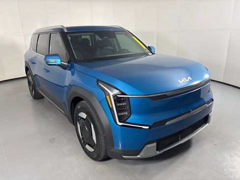 New 2026 Kia EV9 Wind AWD/4WD image 2