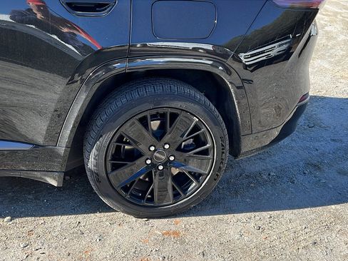 Used 2024 Jeep Wagoneer Launch Edition image 12