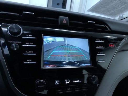 Used 2019 Toyota Camry SE image 27